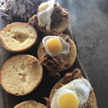 1909 - Pulled pork  sliders - Bars Near Me - Temecula, California