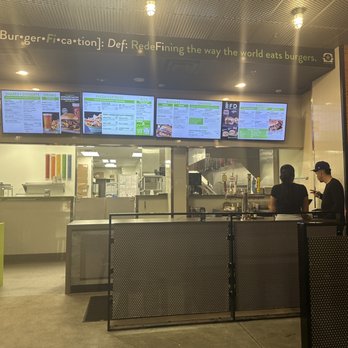 BurgerFi - No one in line for almost an hour??? - Burgers Near Me - Dania Beach, Florida BurgerFi - No one in line for almost an hour??? - Burgers Near Me - Dania Beach, Florida