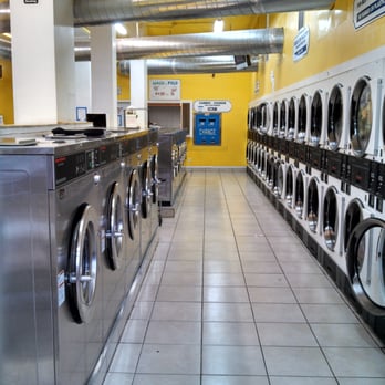Burbujas 1 - We have 5 different size machines plus FREE fabric softener sheets during our wash & fold hours. - Laundromat Near Me - San Francisco, California Burbujas 1 - We have 5 different size machines plus FREE fabric softener sheets during our wash & fold hours. - Laundromat Near Me - San Francisco, California