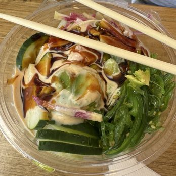 Ali'i Poke - Carmel - House bowl with spicy tuna - Poke Near Me - Carmel, Indiana