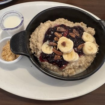 Bob Evans - Blueberry Banana Oatmeal - Breakfast & Brunch Near Me - Peoria, Illinois Bob Evans - Blueberry Banana Oatmeal - Breakfast & Brunch Near Me - Peoria, Illinois