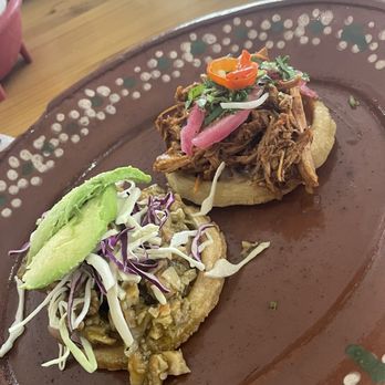 Tlahco Mexican kitchen - Sope Cochinita 5/5 - Mexican Near Me - San Antonio, Texas Tlahco Mexican kitchen - Sope Cochinita 5/5 - Mexican Near Me - San Antonio, Texas