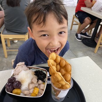 Meet Fresh - Icy Taro Ball signature and egg puffs. And this cutie. - Bubble Tea Near Me - Honolulu, Hawaii Meet Fresh - Icy Taro Ball signature and egg puffs. And this cutie. - Bubble Tea Near Me - Honolulu, Hawaii