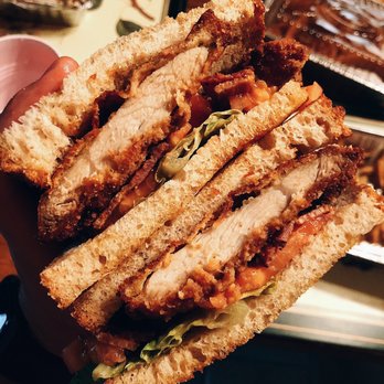 Bronx Alehouse - crispy chicken BLT - American Near Me - Bronx, New York