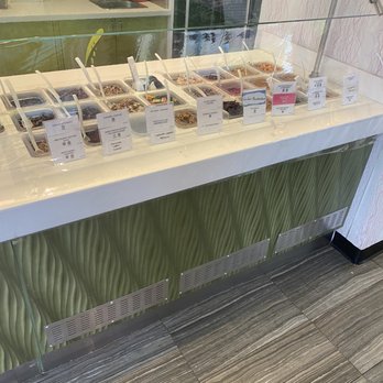16 Handles - Ice Cream & Frozen Yogurt Near Me - Livingston, New Jersey