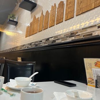 Colour See See - Restaurant interior - Dim Sum Near Me - Burnaby, British Columbia Colour See See - Restaurant interior - Dim Sum Near Me - Burnaby, British Columbia