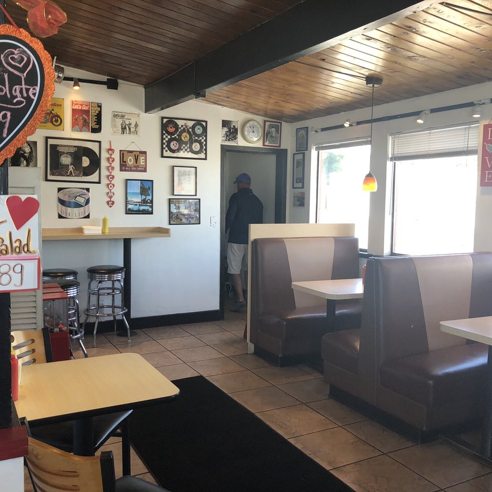 Burger Spot - Booths - Burgers Near Me - Tehachapi, California