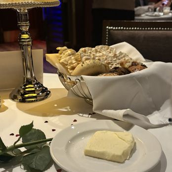 The Capital Grille - The bread basket is sooo good - Steakhouses Near Me - Nashville, Tennessee The Capital Grille - The bread basket is sooo good - Steakhouses Near Me - Nashville, Tennessee