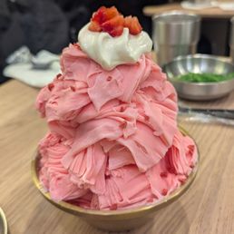 Strawberry bing su Strawberry bing su