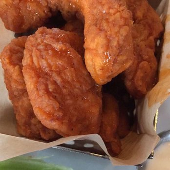 Chili's - Boneless buffalo wings -happy hr $5 bucks - American Near Me - Waterbury, Connecticut