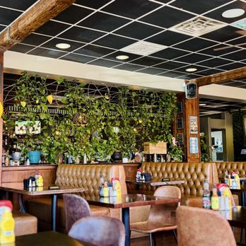 Dellepiane - Dining Area - Burgers Near Me - Sedona, Arizona Dellepiane - Dining Area - Burgers Near Me - Sedona, Arizona
