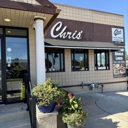 Chris' Pancake & Dining - Outside