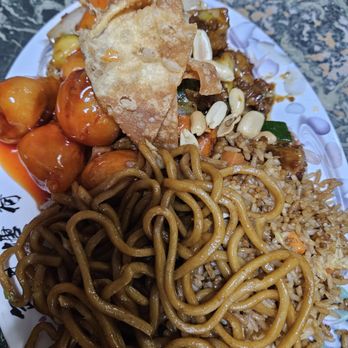 China Doll - Lunch combo, kung pao chicken,  sweet and sour pork. Fried rice, chow mein - Chinese Near Me - Red Bluff, California