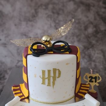 Ji's Cake Boutique - Harry Potter theme birthday cake - Cupcakes Near Me Ji's Cake Boutique - Harry Potter theme birthday cake - Cupcakes Near Me
