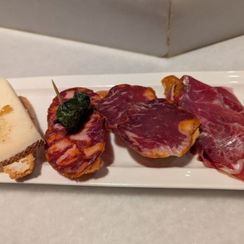 Ciutat Comtal - Montadito with cheese and cured meats - Tapas Bars Near Me - Barcelona, B