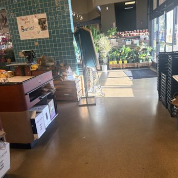 Barons Market - Temecula - Exit is clean and clear - Grocery Near Me - Temecula, California