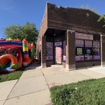 Sandra Diversiones Inflables - Outside Store Front with Large Inflatable - Bounce House Rentals Near Me - Cicero, Illinois