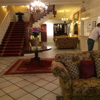 International Hotel - Lobby/ reception - Hotels Near Me - Killarney, Kentucky