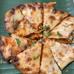Himalayan Kitchen - Chicken tikka naan