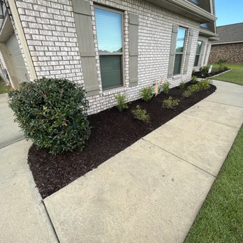 CoastCut Landscaping - Garden bed makeover - Landscaping Near Me CoastCut Landscaping - Garden bed makeover - Landscaping Near Me
