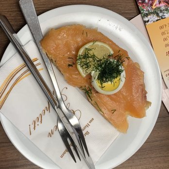 Hübler - Open sandwhich - Cafes Near Me - Vienna, 9