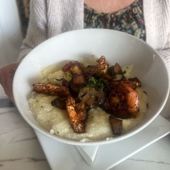 George Bistro + Bar - Shrimp - Grits - New American Near Me - Pensacola, Florida George Bistro + Bar - Shrimp - Grits - New American Near Me - Pensacola, Florida