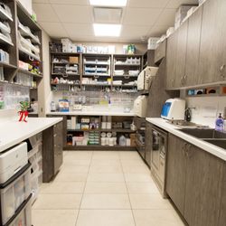 Arverne Dental - Sterilization and re-supply area