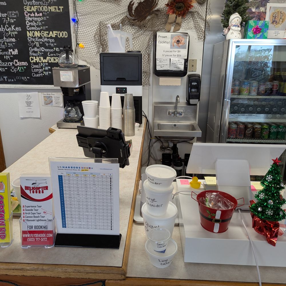 Buoy's Best - Front Counter - Seafood Near Me - Seaside, Oregon