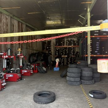 Naples Rapid Tires - Inside the shop - Tires Near Me - Naples, Florida Naples Rapid Tires - Inside the shop - Tires Near Me - Naples, Florida