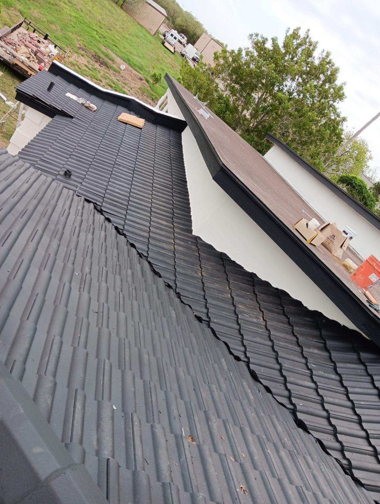 Slide of Rubio R Roofing