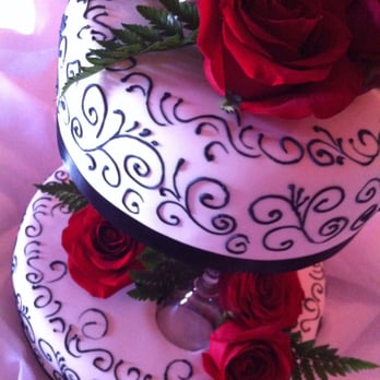 Lighthouse Cake Company - Wedding Cake elegance! - Bakeries Near Me - Victoria, British Columbia Lighthouse Cake Company - Wedding Cake elegance! - Bakeries Near Me - Victoria, British Columbia