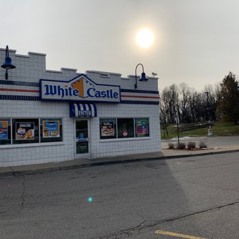 White Castle - the front of a white castle restaurant - Fast Food Near Me - Pontiac, Michigan White Castle - the front of a white castle restaurant - Fast Food Near Me - Pontiac, Michigan