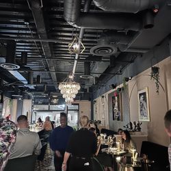 Flutes Champagne Bar