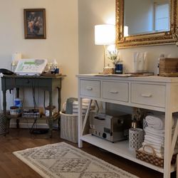 Authentically You Electrolysis - Studio space