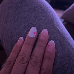 Valentine Day nails by Miriam.