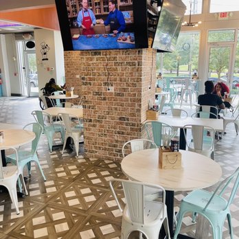Cosmo Eatery - Sitting Area - American Near Me - Houston, Texas