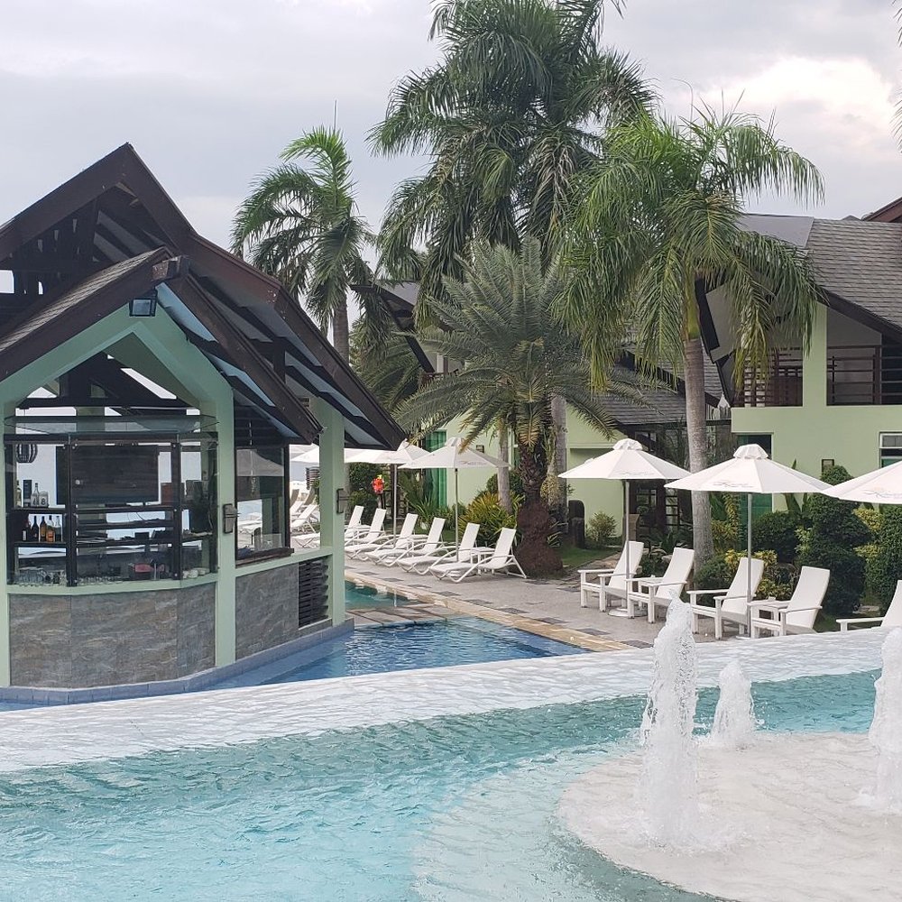 Acuatico Beach Resort - Resorts Near Me - San Juan, BTG