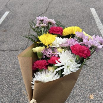 Flowers By Bert & Peg - Florists Near Me - North Kingstown, Rhode Island