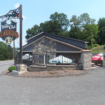 White Oak Tavern - the entrance to the restaurant - American Near Me - Herndon, Pennsylvania White Oak Tavern - the entrance to the restaurant - American Near Me - Herndon, Pennsylvania