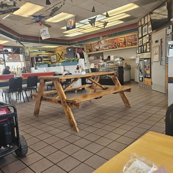 Jack Jordan's Bar-B-Q - Seating and layout - Barbeque Near Me - Odessa, Texas
