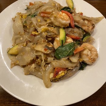 Thai Chili House - Shrimp pad kee mao - Thai Near Me - Hillsborough, New Jersey