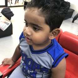 The Bosses Dominican Barbershop - By: Chinoqueens