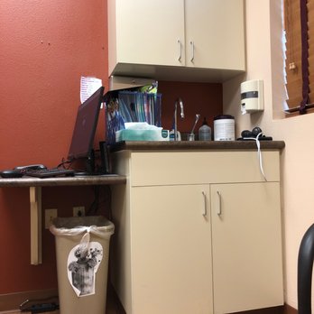 Arizona Oncology - Ugly wall in dilapidated cancer office for breast cancer check up - Oncologist Near Me - Tucson, Arizona Arizona Oncology - Ugly wall in dilapidated cancer office for breast cancer check up - Oncologist Near Me - Tucson, Arizona