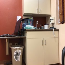 Arizona Oncology - Ugly wall in dilapidated cancer office for breast cancer check up