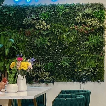 Dong Tea - comfy seating & Lakeland wall - Bubble Tea Near Me - Lakeland, Florida