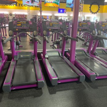 Planet Fitness - Treadmills - Gyms Near Me - Mesa, Arizona