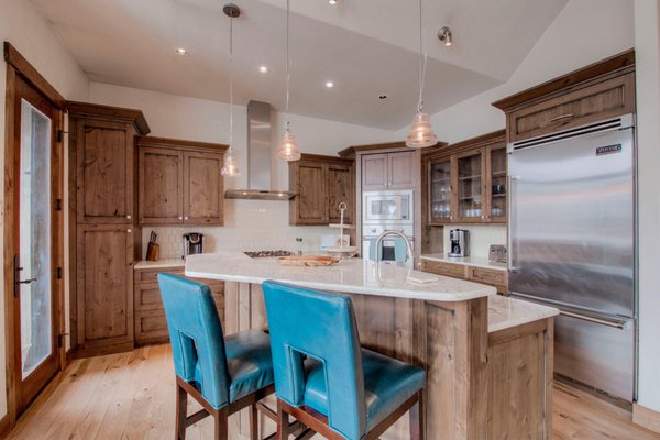 Jan Leopold - RE/MAX Properties of the Summit