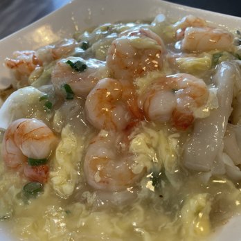 Mandarin Hong Kong Cafe - Fried Rice Noodle with Shrimp in Scrambled Egg Sauce ($17.50): it's a little small for the price, but possible addicting :) - Asian Fusion Near Me - Vancouver, British Columbia Mandarin Hong Kong Cafe - Fried Rice Noodle with Shrimp in Scrambled Egg Sauce ($17.50): it's a little small for the price, but possible addicting :) - Asian Fusion Near Me - Vancouver, British Columbia