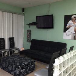 R Salon & Spa
