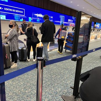 JetBlue - My 2-hour view of the full-service line - Airlines Near Me - Boston, Massachusetts JetBlue - My 2-hour view of the full-service line - Airlines Near Me - Boston, Massachusetts